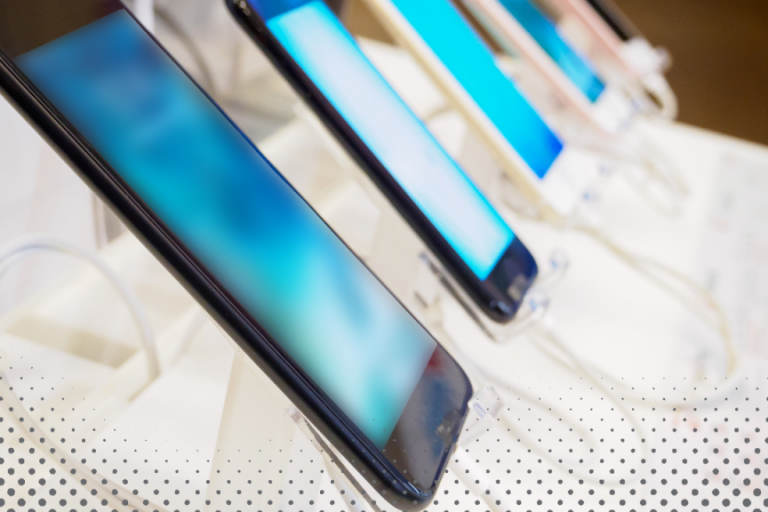 20221115_canva_Smartphone_phone_มือถือ-1024×576