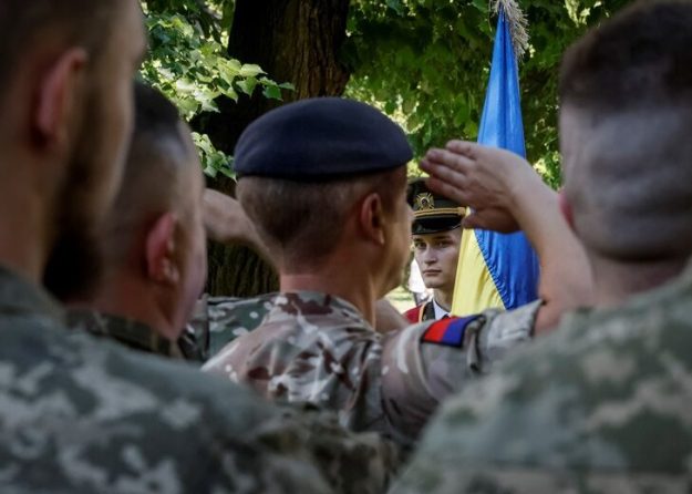 2024-07-16T075413Z_449509495_RC28U8A5QDEX_RTRMADP_3_UKRAINE-CRISIS-DEFENCE-GRADUATES-728