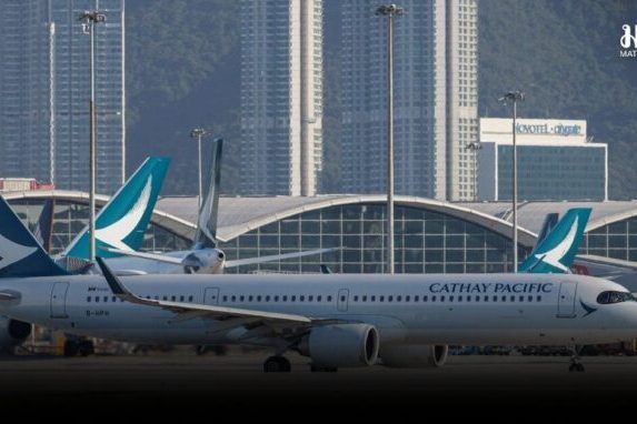 2025-12-12T020711Z_8680694_RC28EBAWHIXJ_RTRMADP_3_CATHAY-PACIFIC-HONGKONG-ARRESTS-728×382